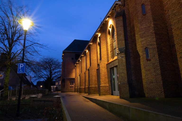 Kerk sprundel zijaanzicht