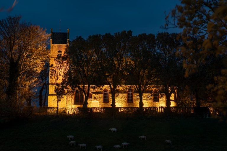 Green Switch Kerk Hegebeintum licht outdoor