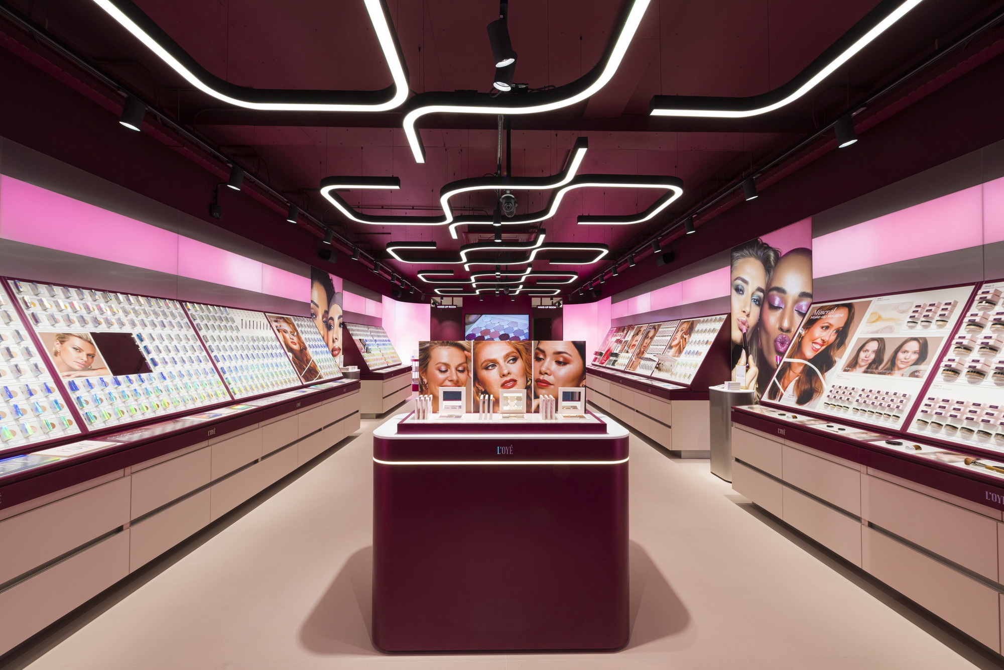L’OYÉ Cosmetics