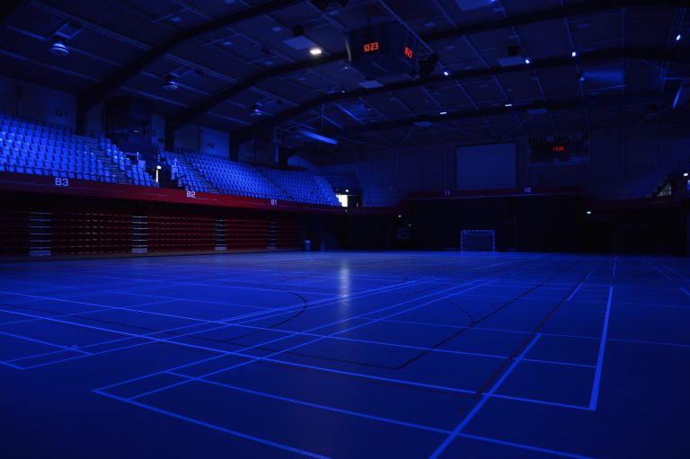 Blauwe verlichting maaspoort-sports-events